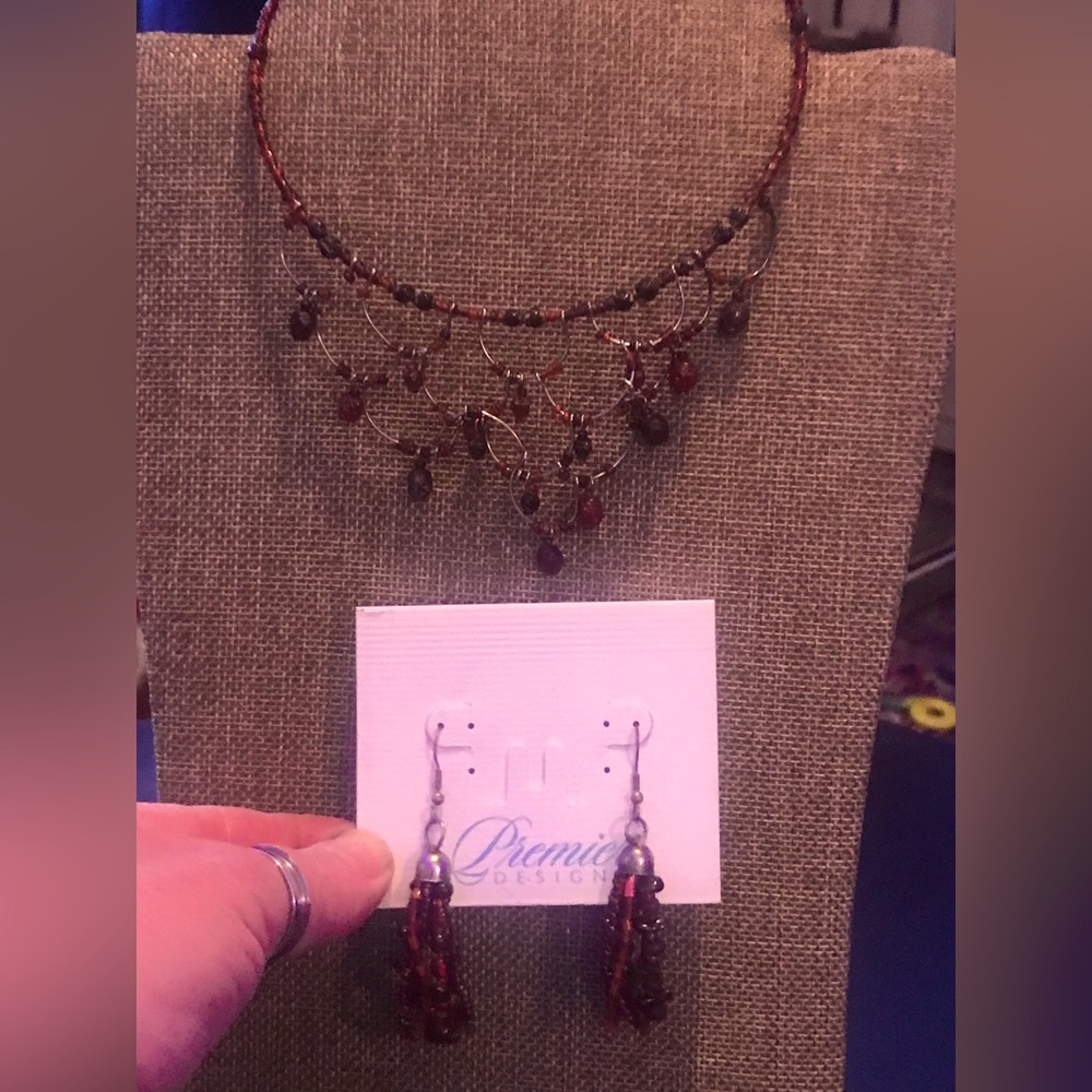 Beautiful red stone choker & earrings that match